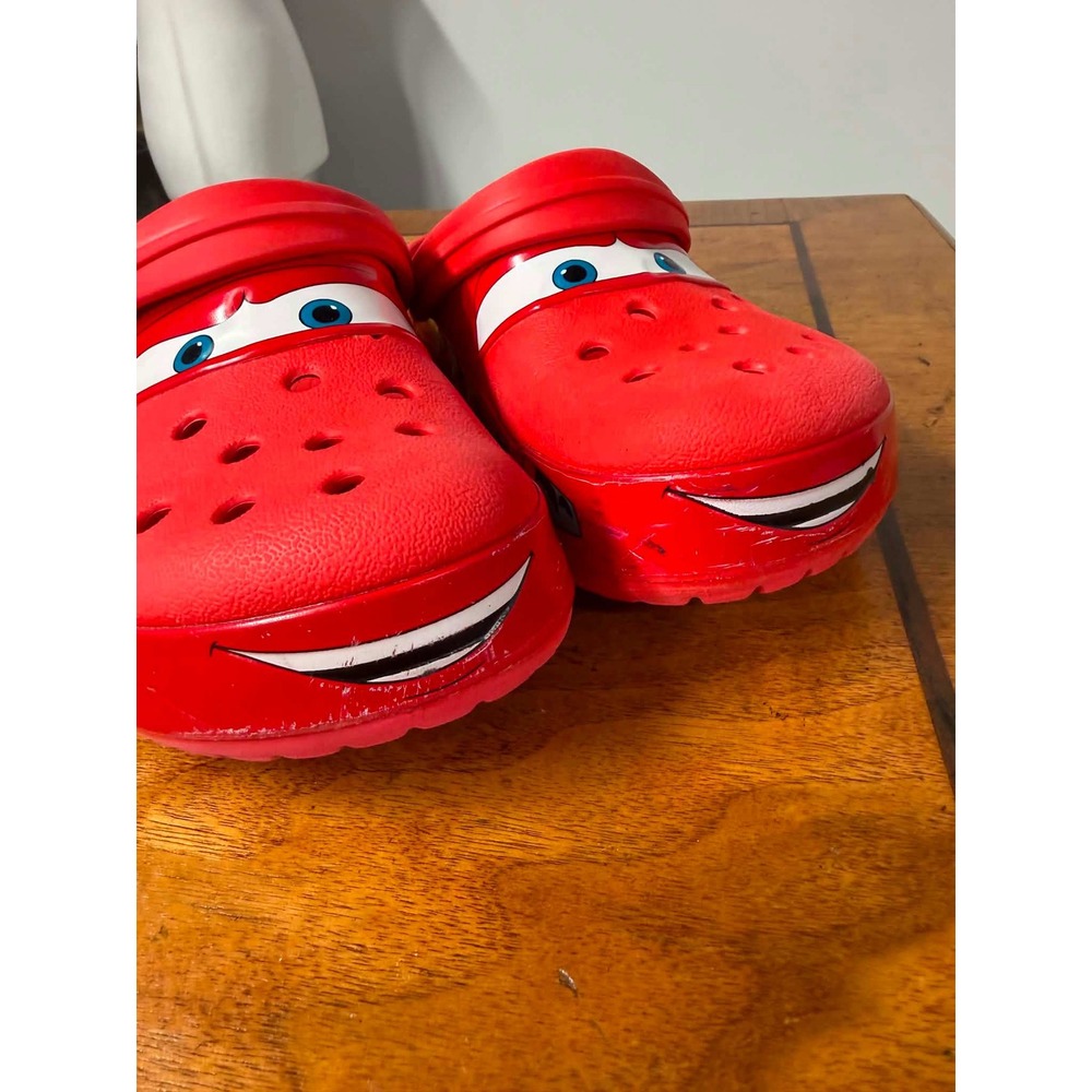 Crocs Mens 7 Womens 9 Red Clogs Lightning McQueen Disney Pixar Cars 95 Racing